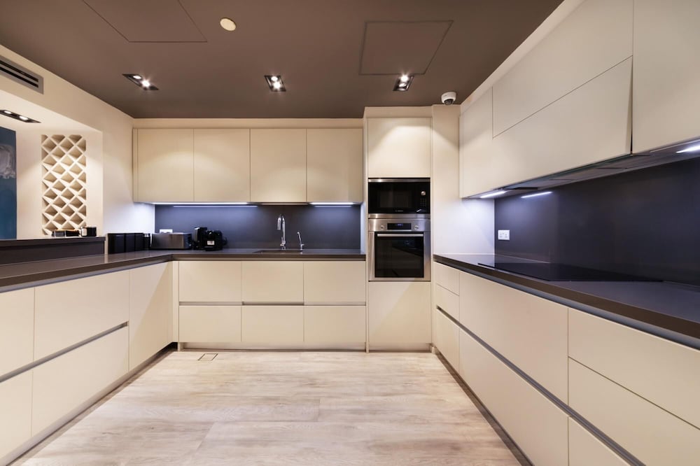 Luxurious 2 Bed Apt on Palm Jumeirah