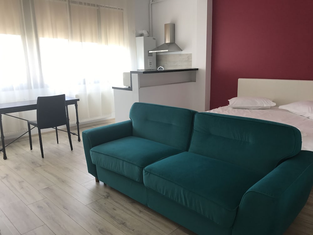 Metropolitan Iassium Luxury Suites