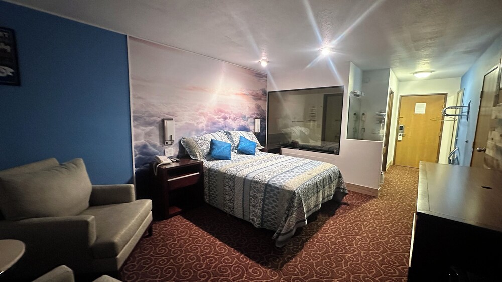 Chesaning Inn & Suites