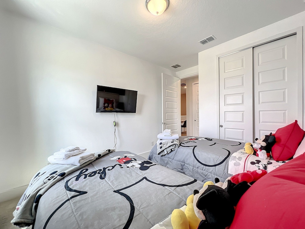 Reunion 3BR Villa Near Disney + Pool Access
