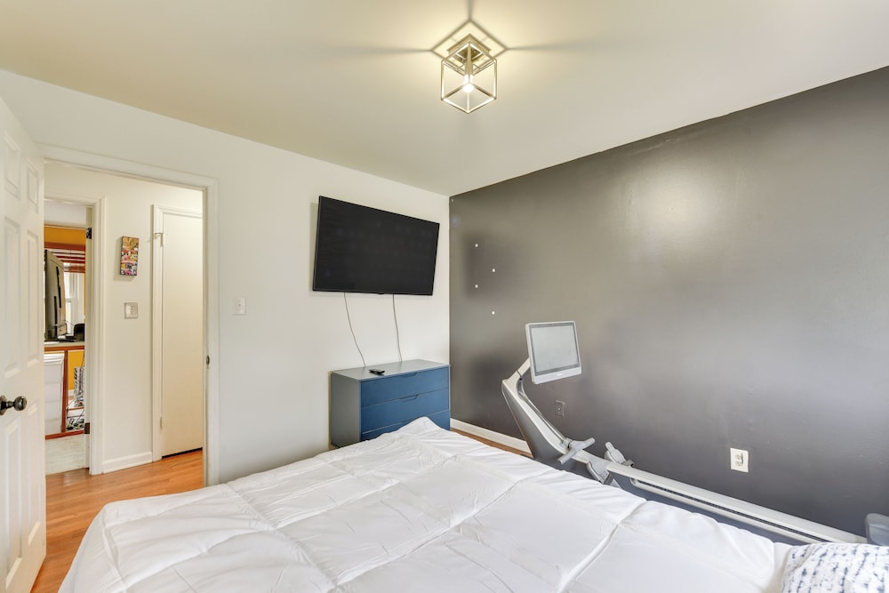 8 Mi to Uptown: Home w/ Hot Tub in Charlotte!