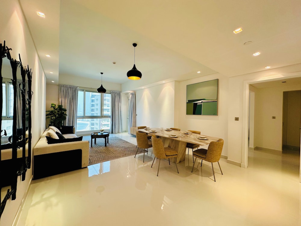 2BR Home with Waterfront views in Palm