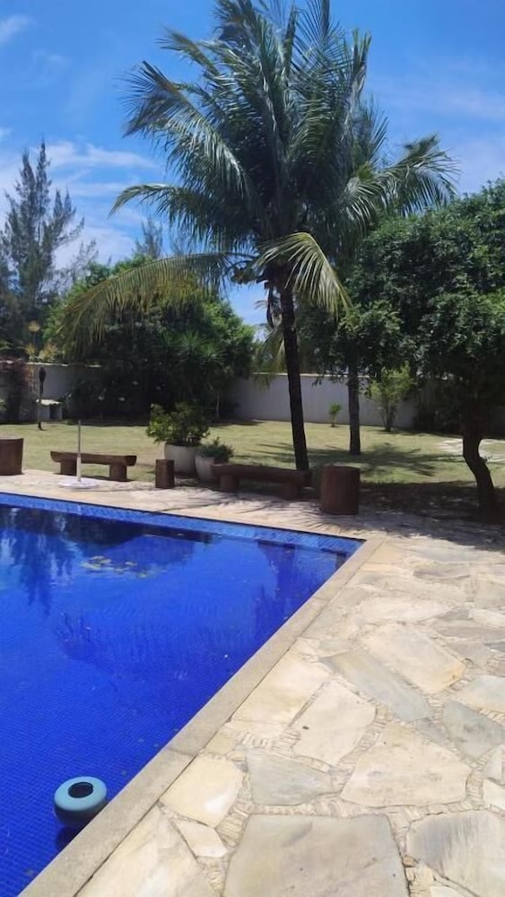 Jolly Praia de Tucuns e Hospedagem