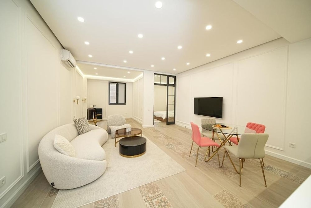 Luxury 2BR apartment in the center