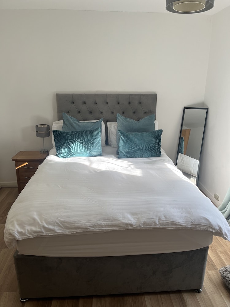 Carlisle - Apartment - Sleeps 5 - Pet-friendly view 2