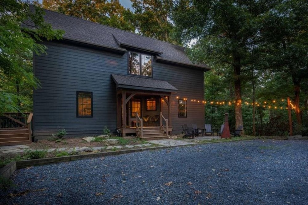 Adventure Awaits - Family Home