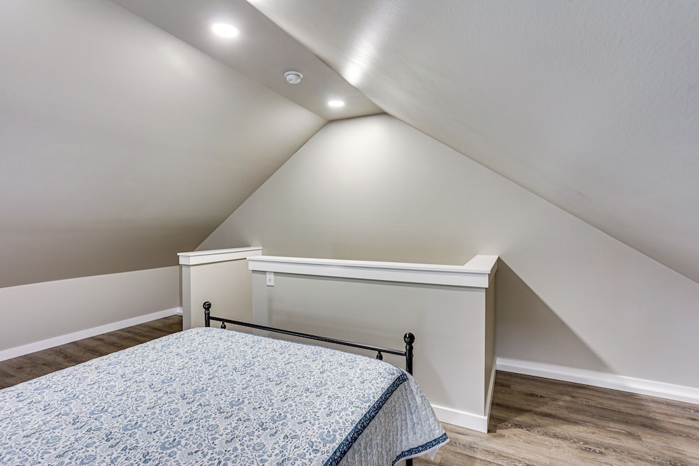 2 Mi to Dtwn Harrisburg! Convenient Duplex