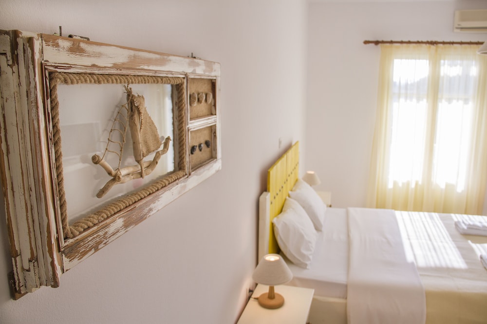 Faros Apartments