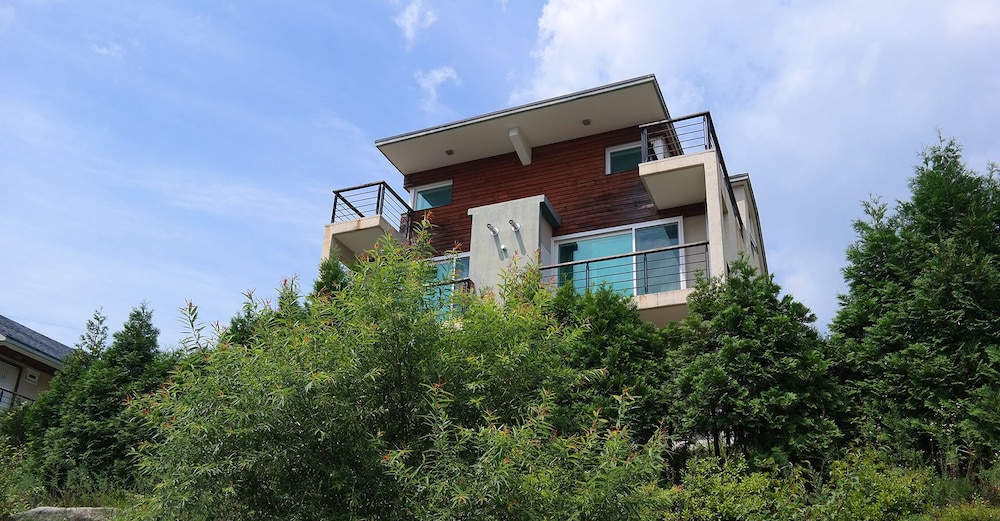 Club Olympia Pension & Resort