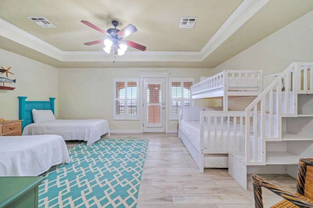 2 Homes, Sleeps 22 Steps to the Beach, Private Pool, Fire Pit, Balcony Views
