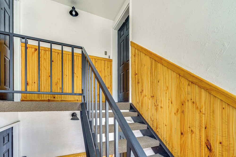 1/2 Block to Lift Bus Stop: Condo in Park City