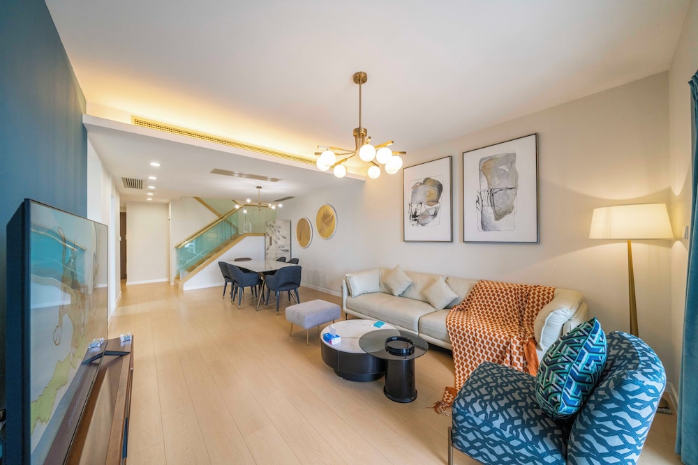 Tyms 3BR Duplex APT Xujiahui Shanghai