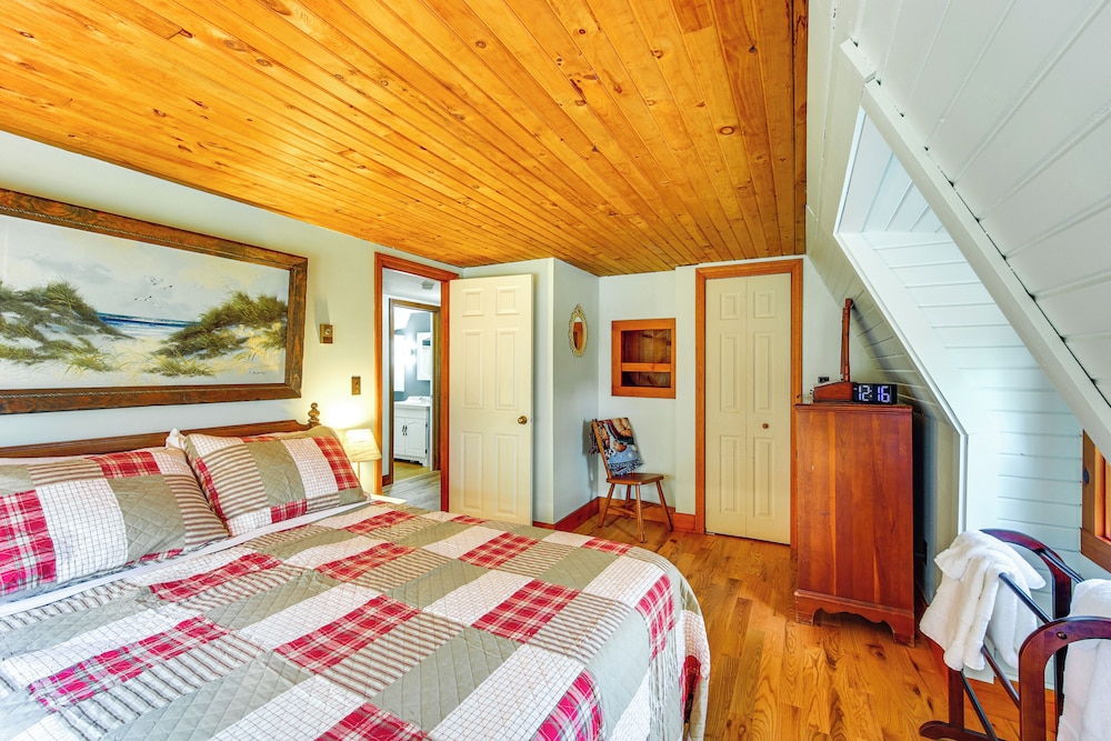 Forest Hideaway in Plainfield: Hike, Paddle & Ski