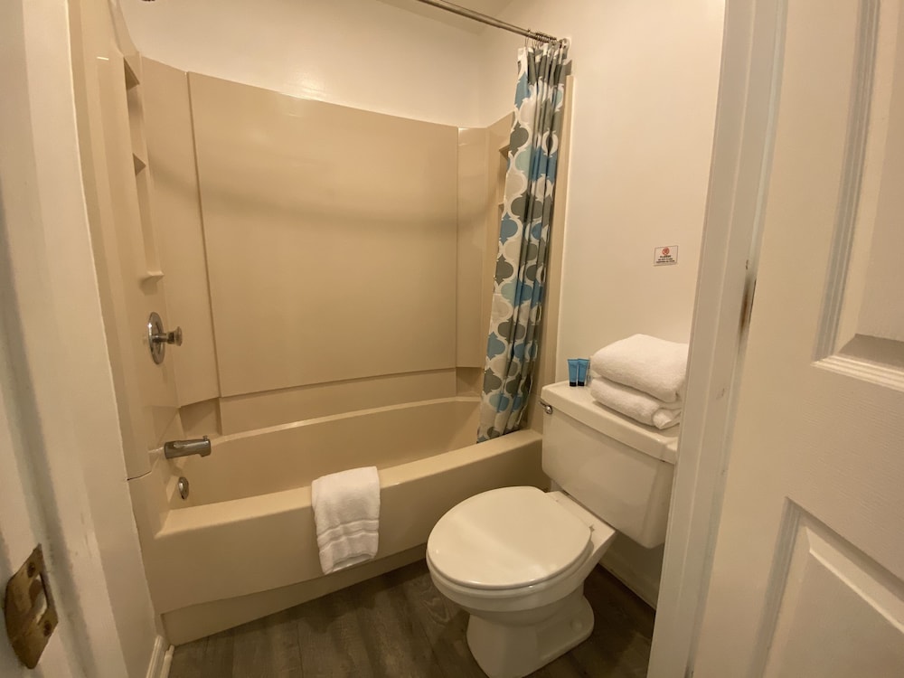 Bonita Beach Inn and Suites