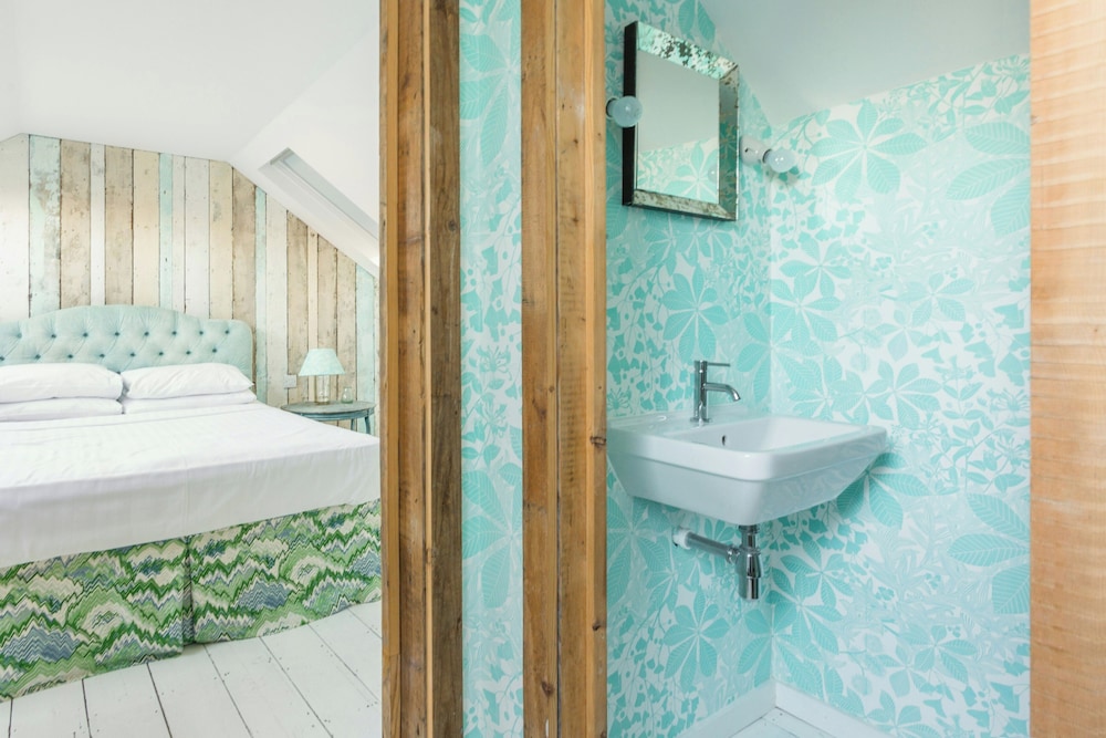 Barlby Road III by Onefinestay