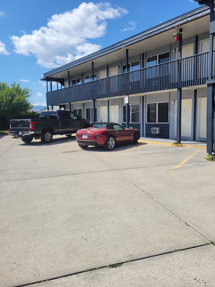 Oliver Motel & Inn