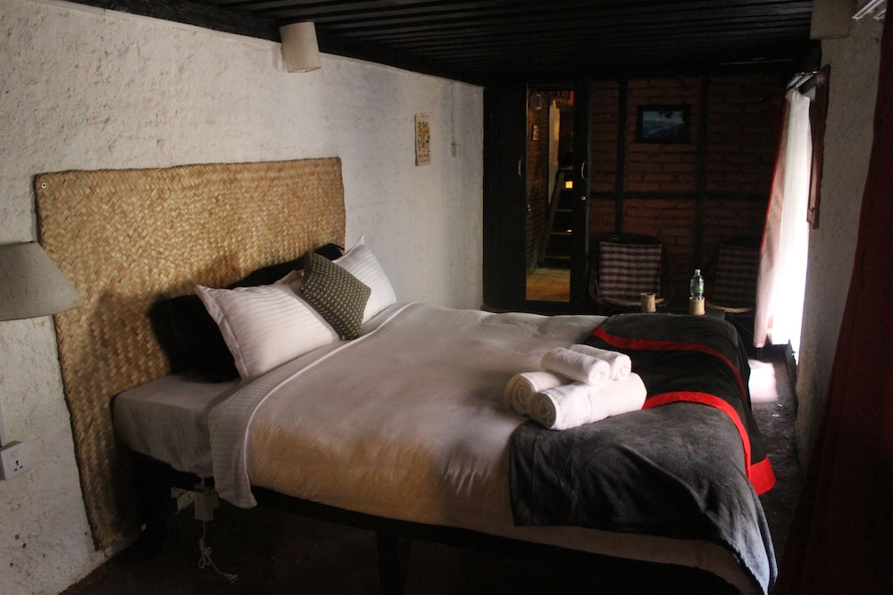 Hira Guest House