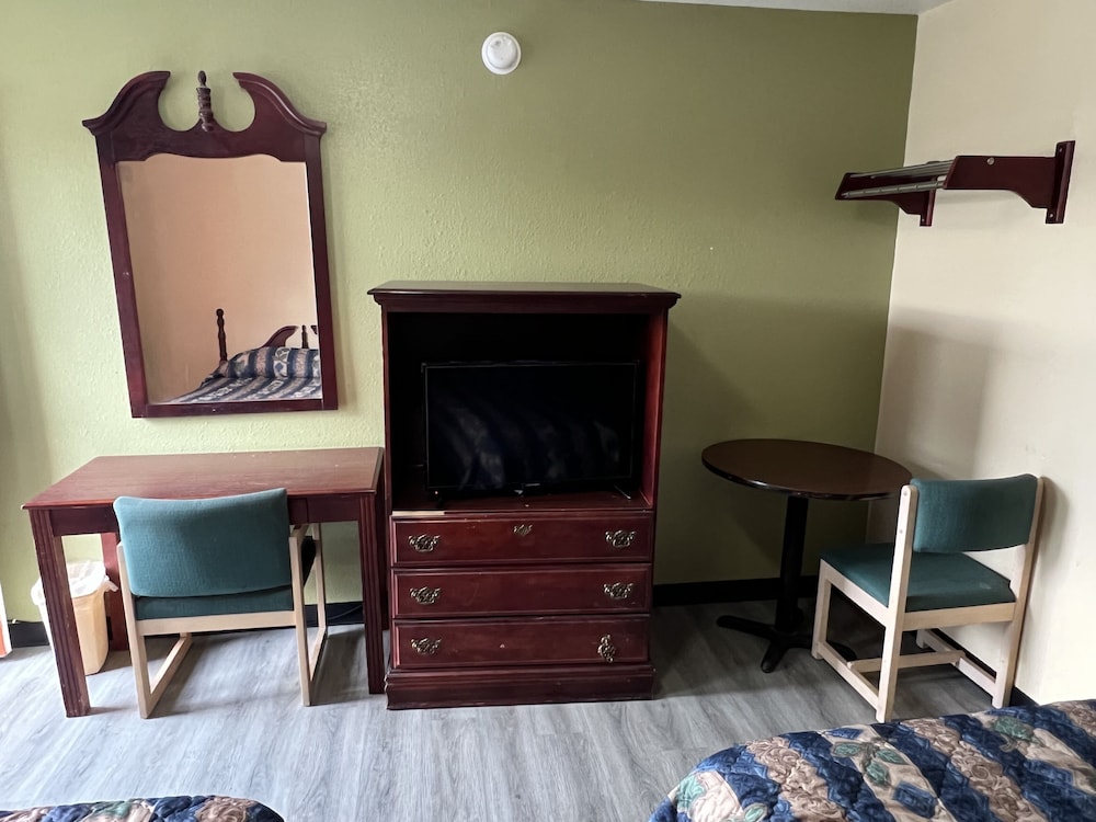 Country Inn-Giddings view 5