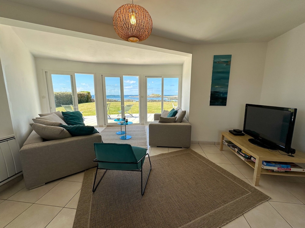 House in Ploudalmezeau With Beach Access