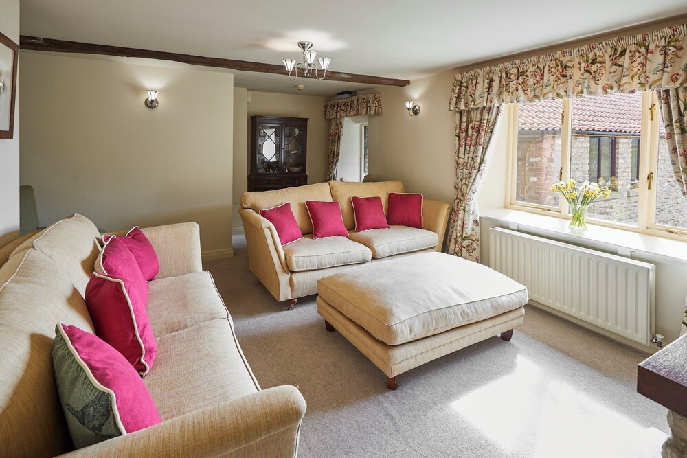 Host Stay Granary Cottage view 5