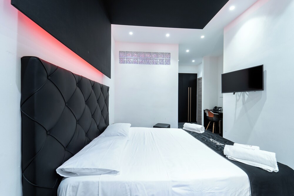 B&B Le 4 Stagioni Dante's Suites by ClaPa Group Dislocated Hospitality