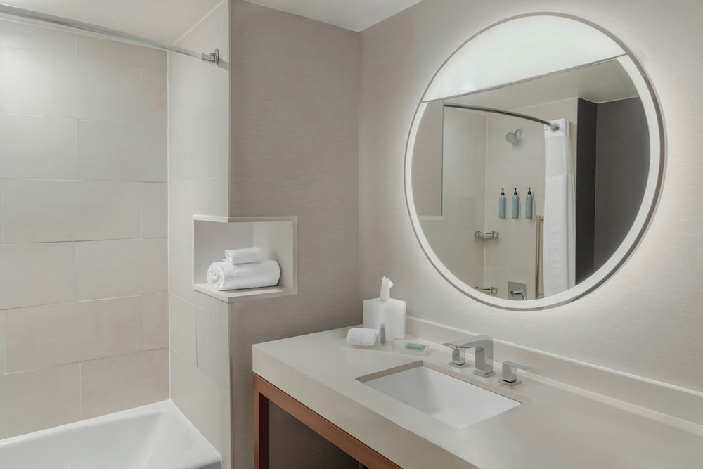 Courtyard By Marriott Sherman