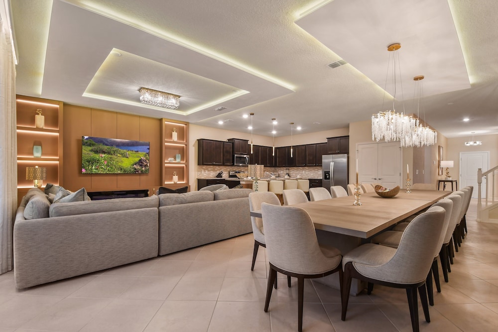 Ultimate Family Fun Retreat 10-bedroom Luxury Home