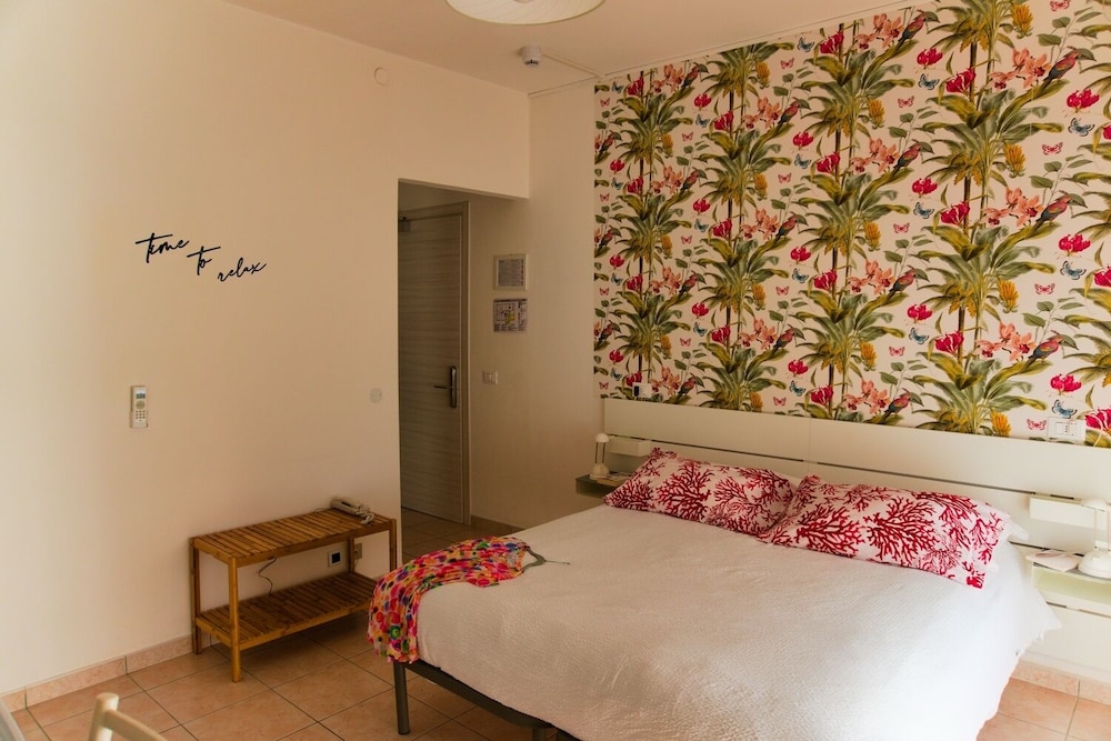 Le Petit Hotel