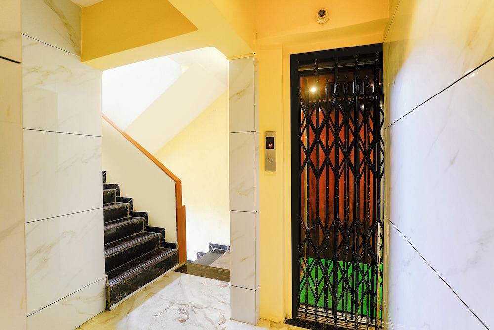 Fabhotel Ratna Mahal