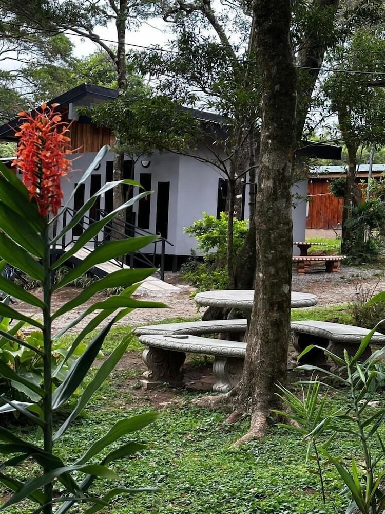 Cabañas Roca Verde Monteverde