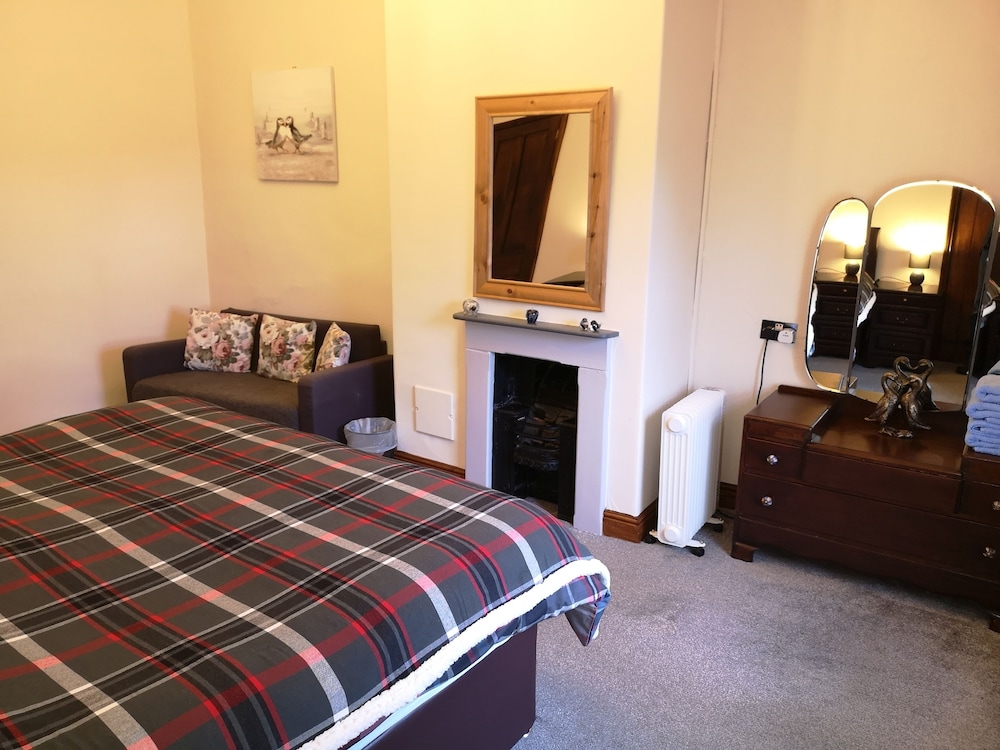 Pathways Holiday Cottage a Delightful 18th Century Stone Cottage in Derbyshire view 5