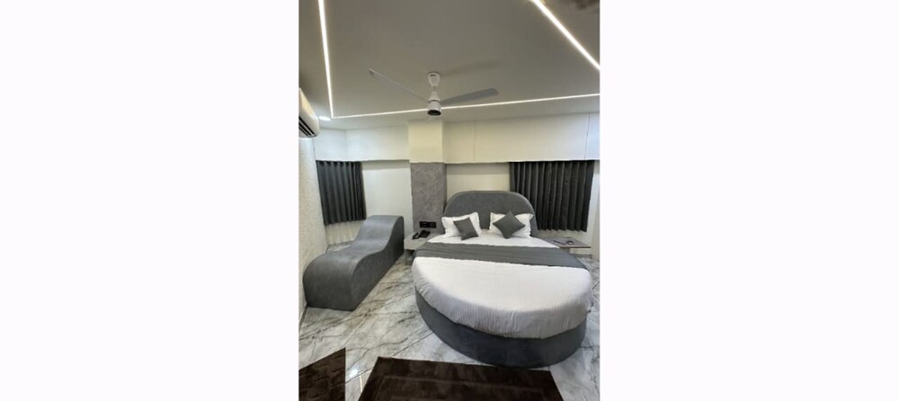 The Azone Hotel