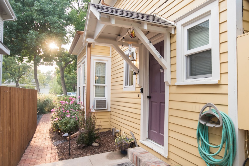 Spacious Old Town Home Walk to Dining & Culture!
