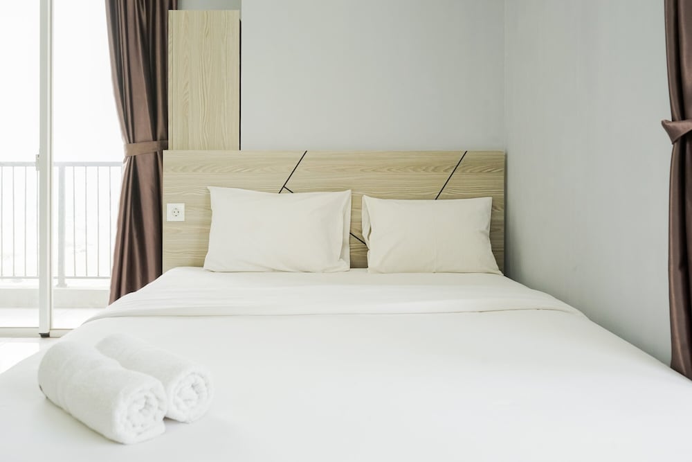 Cozy Living And Simply Studio Room At Casa De Parco Apartment view 2