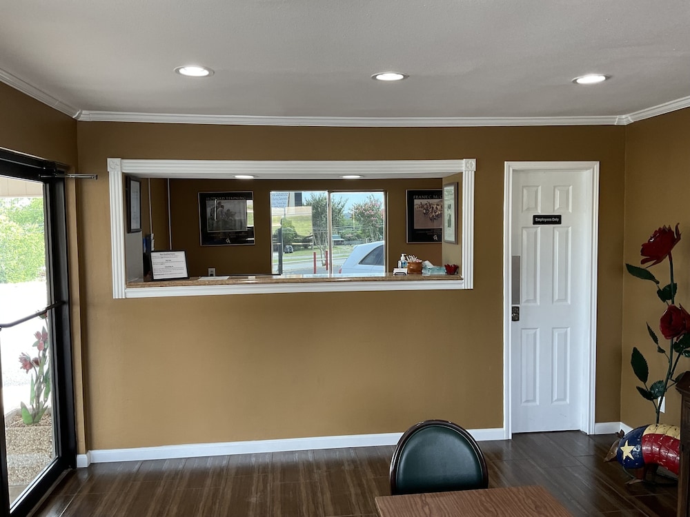 Glen Rose Inn and Suites view 2