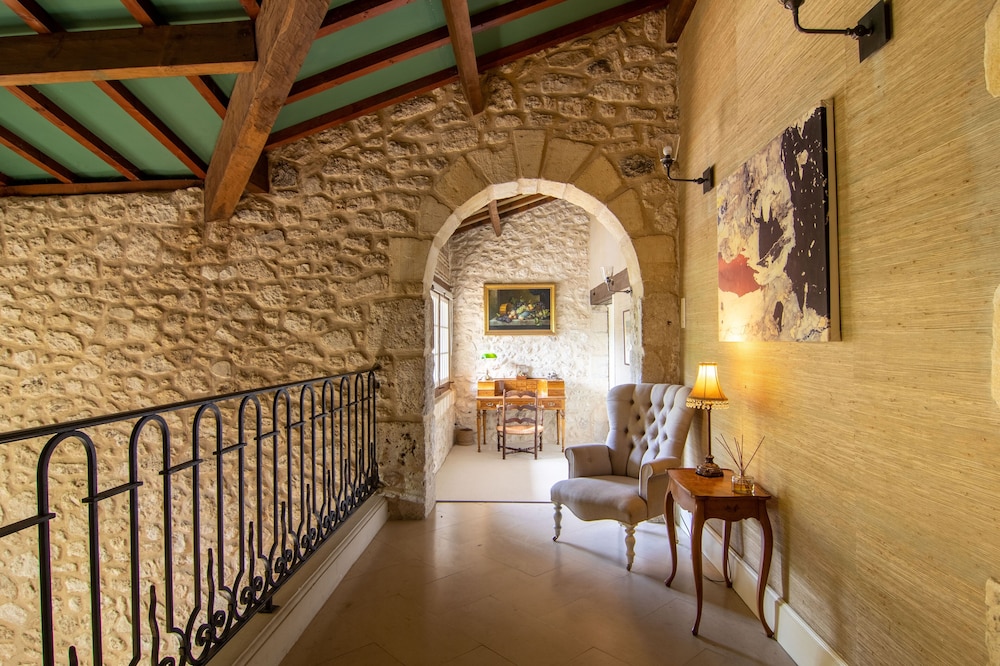 Manoir du Bois Mignon view 2