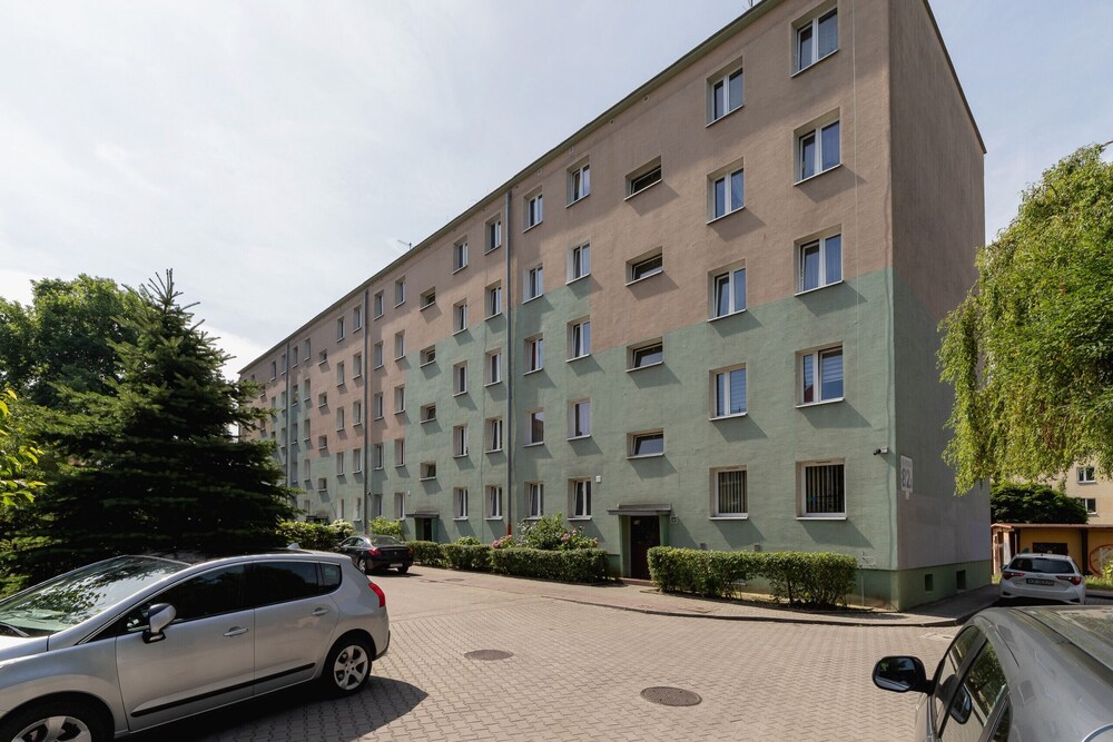 Comfy Studio Wielicka by Renters view 4