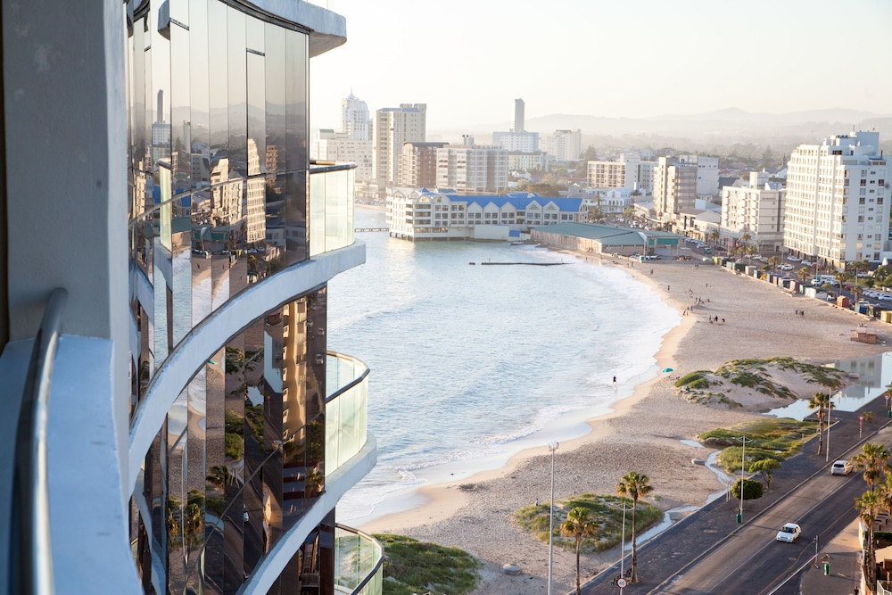 Loddeys Ocean View Apartments