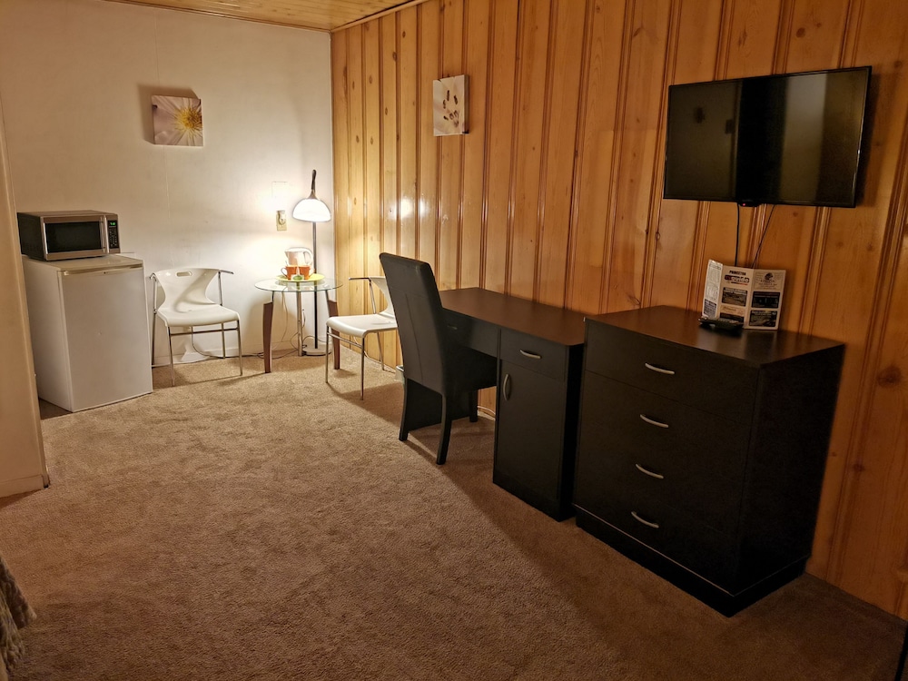 Cedars Motel