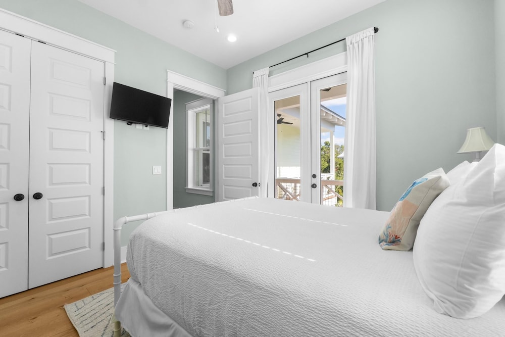 30A Beach House - Under the Palms