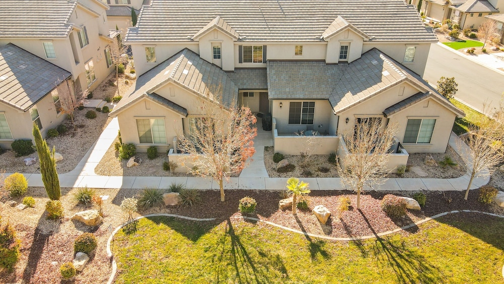 Sand Cove 3 Bedroom Townhouse
