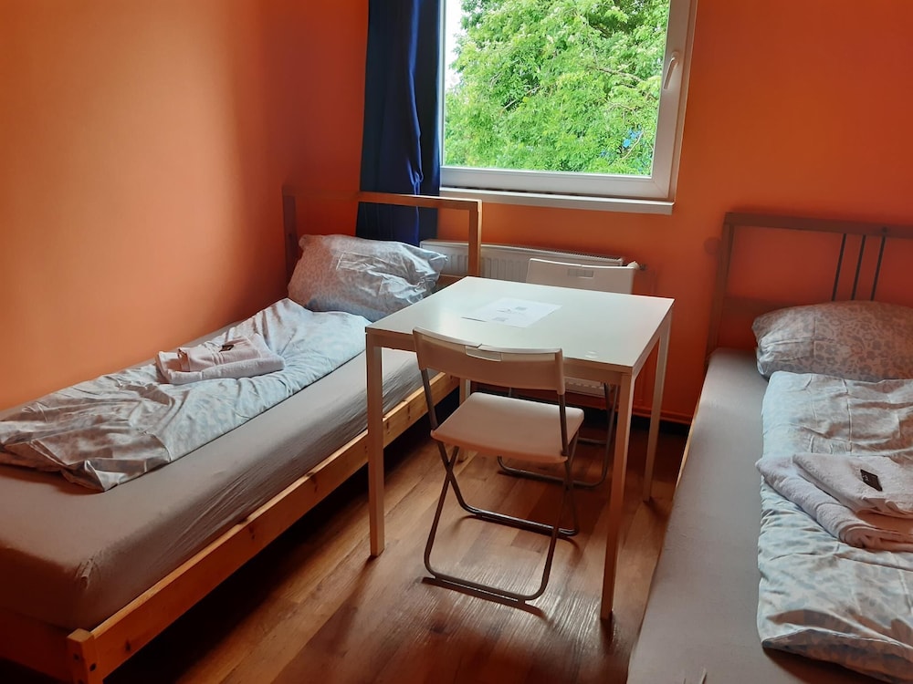 2-Rent Group Hostel Rooms&Apartments TUB19A
