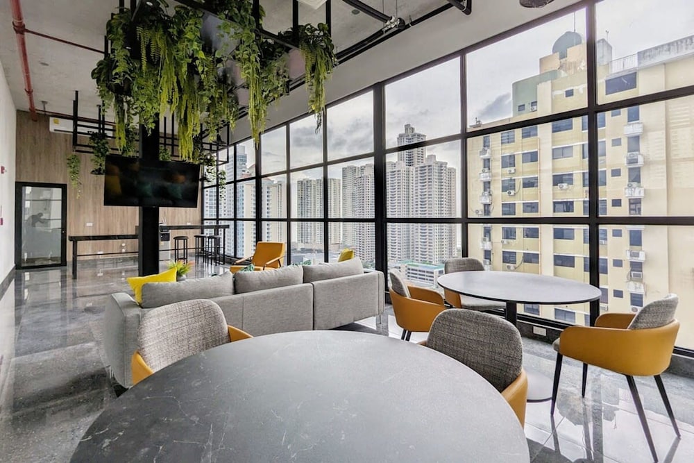 w Beautiful 1BR w Perfect Balcony View