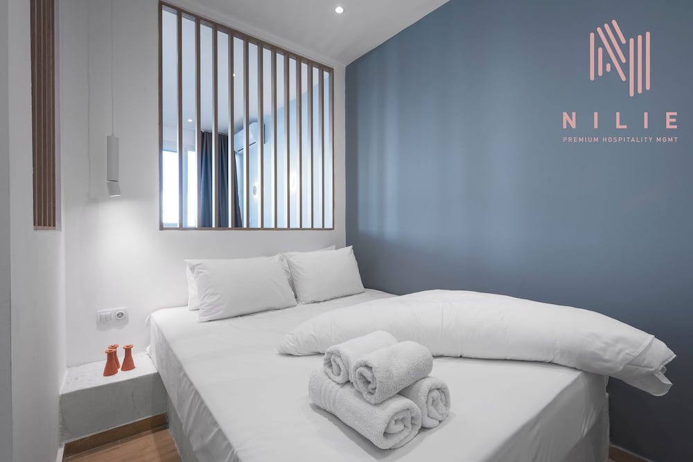 Venus, Nilie Hospitality MGMT