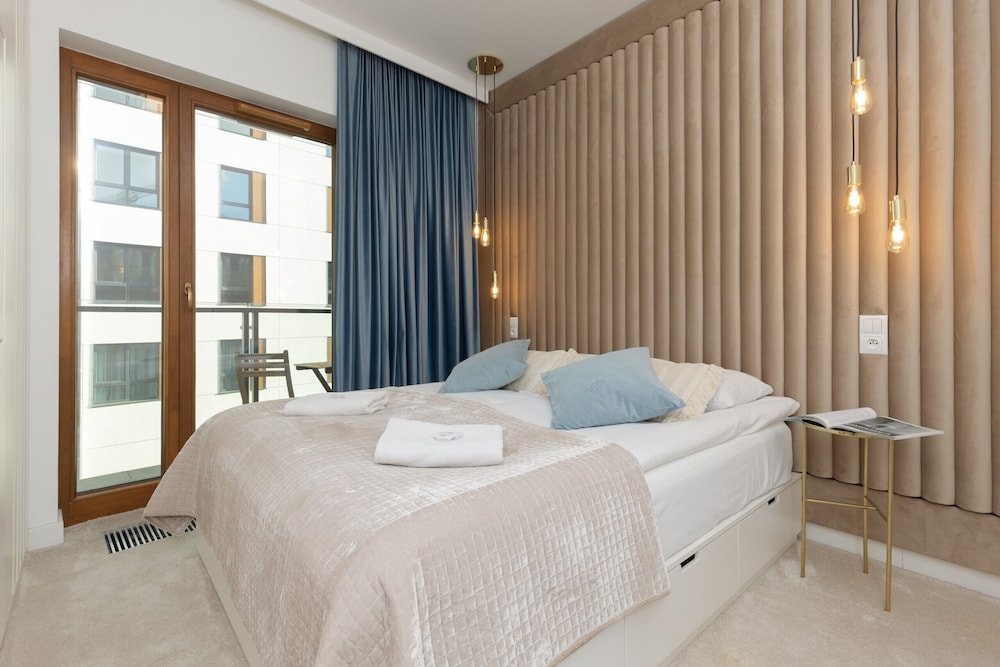 Apartments Warsaw Pawia by Renters