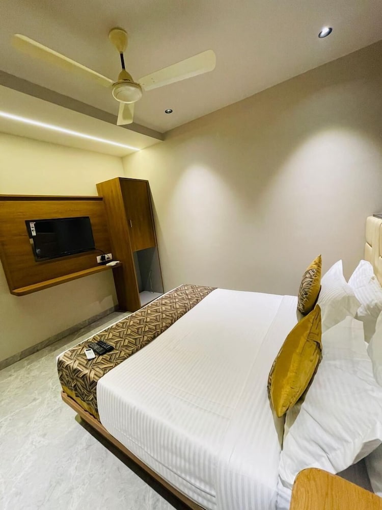 Hotel T2 Grand