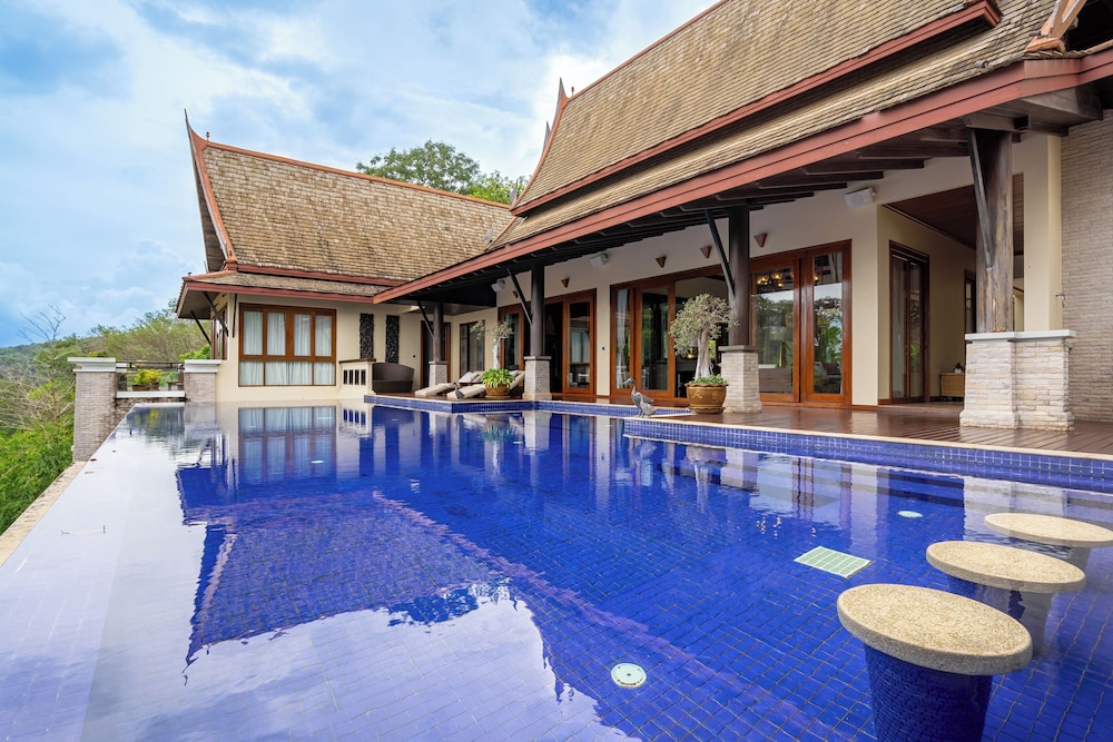 Royal Legacy Golf Villa