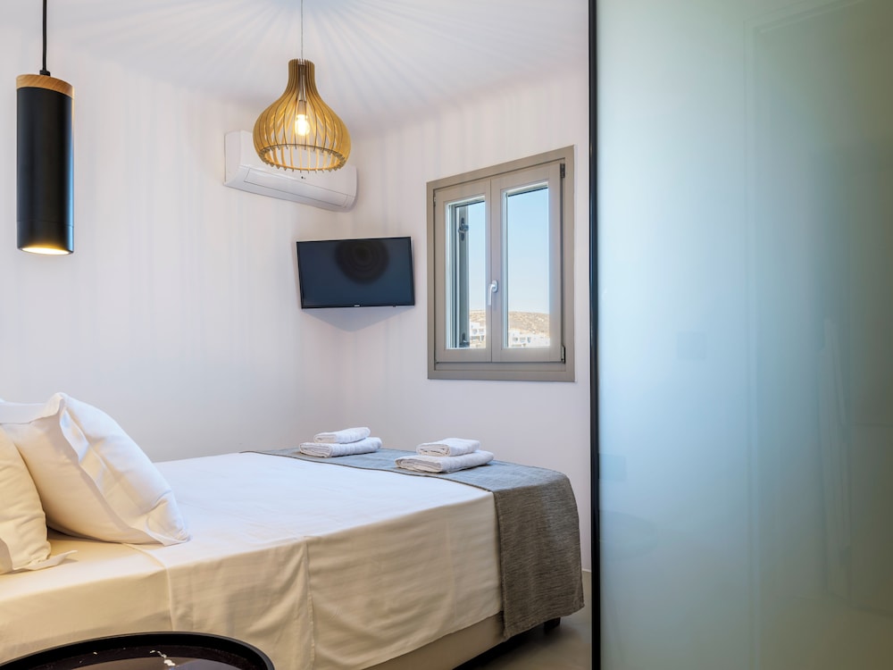Mykonist Merchia Beach Villas & Suites