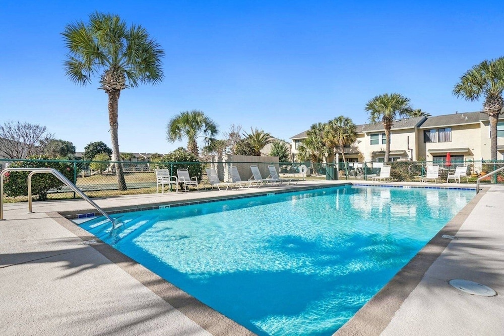 133 West Leslie Lane 2 Bedroom Townhouse