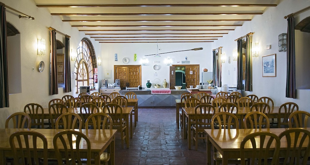 Albergue Inturjoven El Bosque - Hostel photo 3